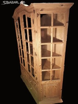 Vitrína z masivu borovice - 3