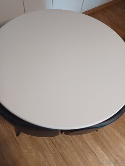 Stůl se židlemi - 3