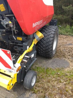 lis na kulaté balíky Pöttinger Impres125F Master - 3