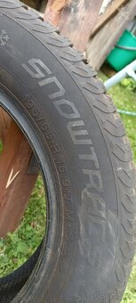prodám 1 kus zimní pneu Vedestein 195/65R15-017 - 3