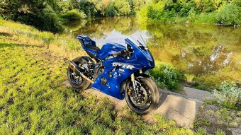 Yamaha R6 - 3