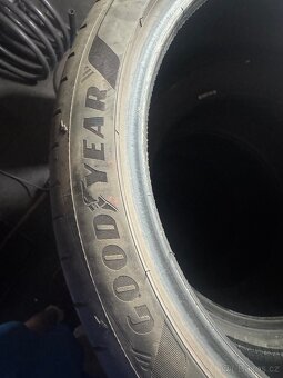 Goodyear eagle F1 225/40R18 - 3