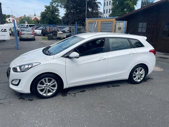 HYUNDAI i30 KOMBI 1.6i DOHC 16V 88KW 1Majitel ČR 2014 - 3