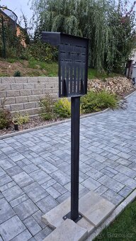 Stojan na wallbox, zachovalý, používaný 1 rok, univerzální - 3