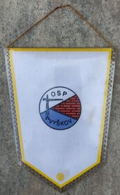 Staré plakáty, kalendář a vlaječka - 3