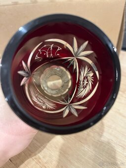 Stará rubínová váza - prasklá,na dekoraci - 3