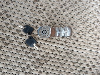 Zámek předního kola - 3