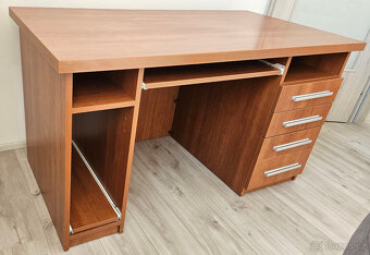 Prodám nábytkovou sestavu (stůl, skříňky) - 3