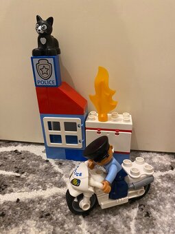 Lego Duplo hasíčský vůz, policejní motorka, nakladač - bagr - 3