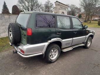 Nissan terrano nová STK 7míst klimatizace šnorchl - 3