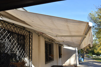 Markýza a slunečník - 3