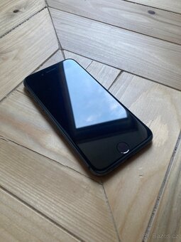 Prodám iPhone 8 64 GB - 3