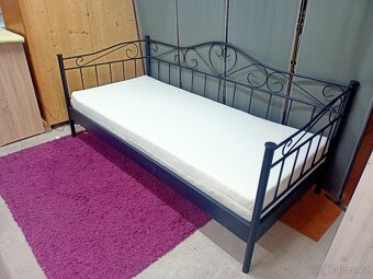 Prodám hezkou postel 90 x 200 cm - 3