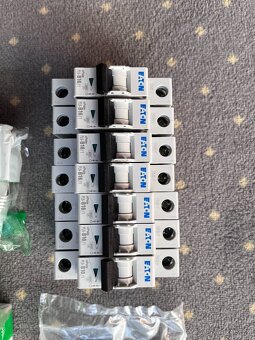 Elektroinstalační materiál - 3