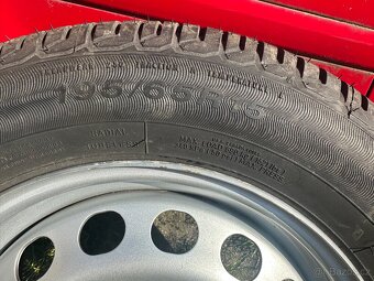VW Škoda rezerva 5x112 s pneu 195/65/15. - 3