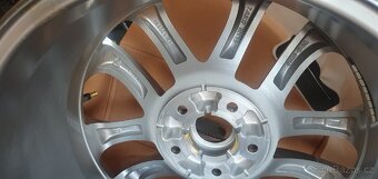 Nové ORIGINÁL ALU Hyundai 5x114,3 R17 - 3