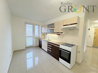 Prodej bytu 2+1 s balkónem, 60 m2 - Karviná - Nové Město - 3