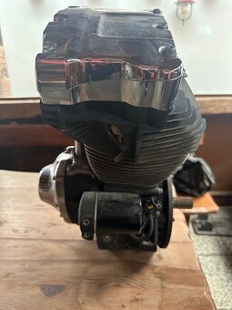 Prodám motor Harley Davidson rv.2006 1450 najeto 6500km - 3