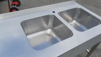 Nerezový stůl s 2x dřezem 250x64x90 cm - 3