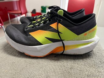Pánské běžecké boty New Balance FuelCell Rebel v4 - 3