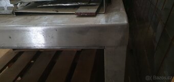 Nerezový stůl 142x92 cm - 3