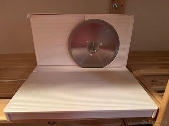 Elektrický kráječ potravin - 3