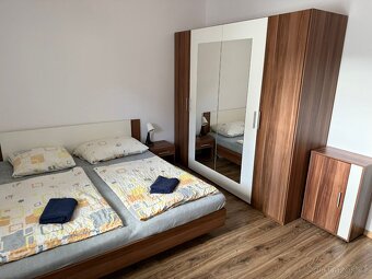 Prodej celé používané ložnice - 3