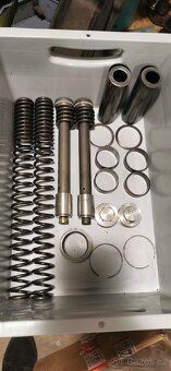 Yamaha FZ6 díly přední vidlice - 3