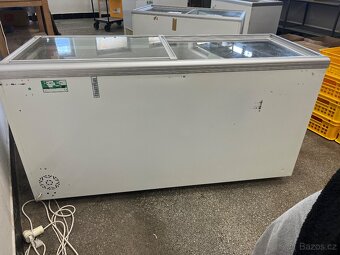Prosklený pultový mrazák - 3