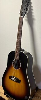 Dvanáctistrunná elektroakustická kytara J-45 - 3