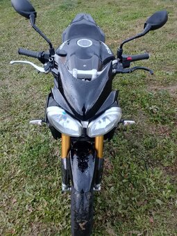 Triumph speed triple R - 3