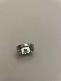 Postříbřený prstýnek s kameny - 3