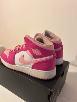 Air Jordan 1 Mid Fierce Pink - 3