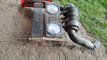 Prodám přední světla Mt8 150.32 - 3