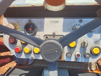 válec Hamm HD 12 - 3