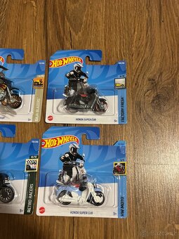 Hotwheels motorky - 3