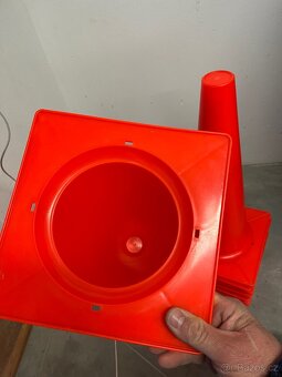 Dopravní kužel, 8 ks, š 23x23, v 45 - 3