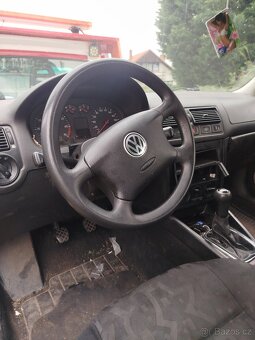 Golf 4 , 1.4 pouze ND - 3