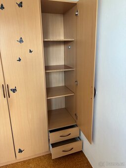 Šatní skříň - 3