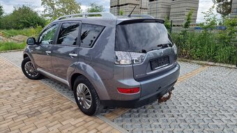 Mitsubishi Outlander 4x4 pěkný stav - 3