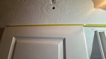 Plné interiérové dveře s kováním na pravé straně - 3