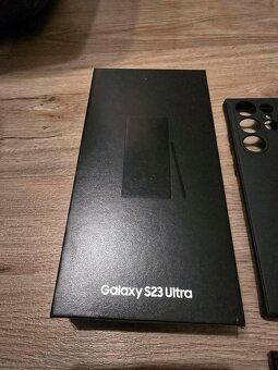 Samsung Galaxy S23 Ultra 256 GB + příslušenství - 3
