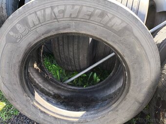 Pneu 355/50 R22,5 - 3