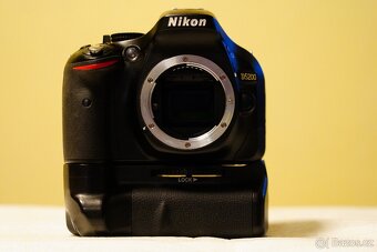 Nikon D5200 + Nikon 18-105mm, f3,5 - 5,6 - 3
