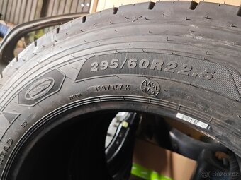 Goodyear KMAX D 295/60 R 22, 5 - 3