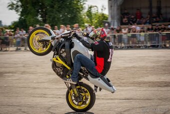 Honda CBR 600 f4i Stunt - 3
