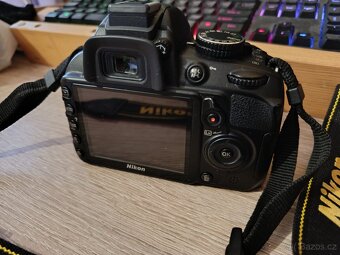 Nikon D3100 - 3
