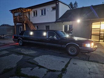 Lincoln Town car - 3