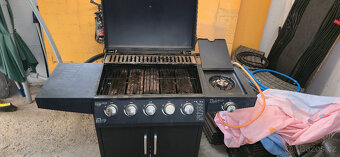 Větší plynový gril s udírnou - 3