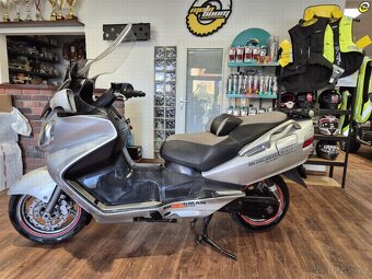 Suzuki Burgman 650 Executive - 3